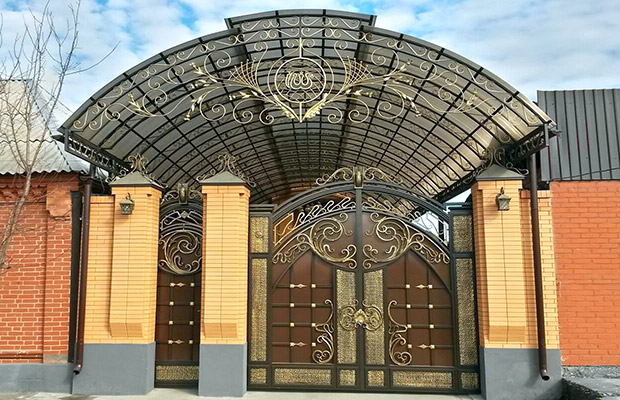 Купить или заказать ворота для дома с навесом - стильные и надежные решения для вашего участка в Мелеузе от 41407 руб | ВоротМастер-Млз